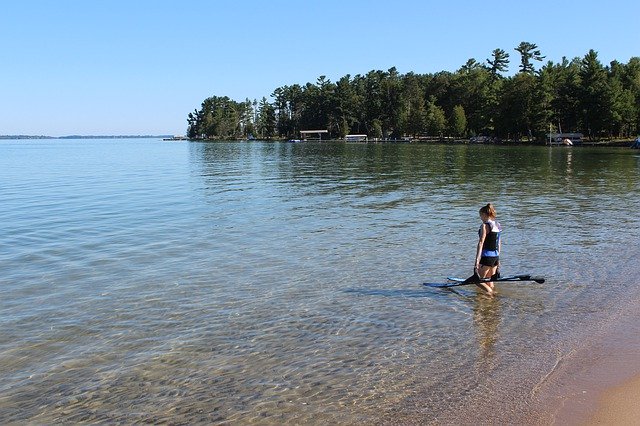 Descarga gratuita Esquí acuático en el lago Michigan - foto o imagen gratuitas para editar con el editor de imágenes en línea GIMP