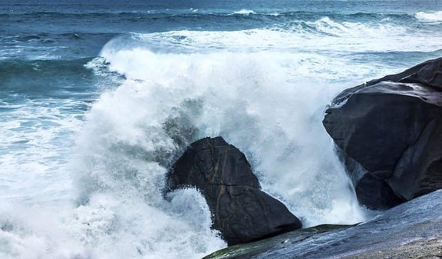 Téléchargement gratuit de Wave Crash Shore - photo ou image gratuite à éditer avec l'éditeur d'images en ligne GIMP