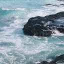 Waves crashing against rocks  screen for extension Chrome web store in OffiDocs Chromium