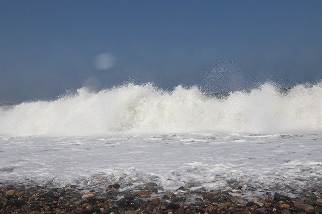 Descărcare gratuită Wave Sea Ocean - fotografie sau imagine gratuită pentru a fi editată cu editorul de imagini online GIMP
