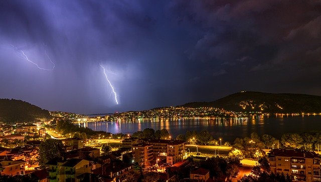 Скачать бесплатно Weather Thunders Lightning - бесплатное фото или изображение для редактирования с помощью онлайн-редактора изображений GIMP