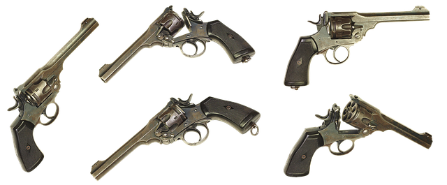 Scarica gratis l'immagine gratuita di webley scott mark vi revolver gun da modificare con l'editor di immagini online gratuito GIMP