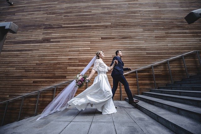 Free download wedding couple running stairs love free picture to be edited with GIMP free online image editor