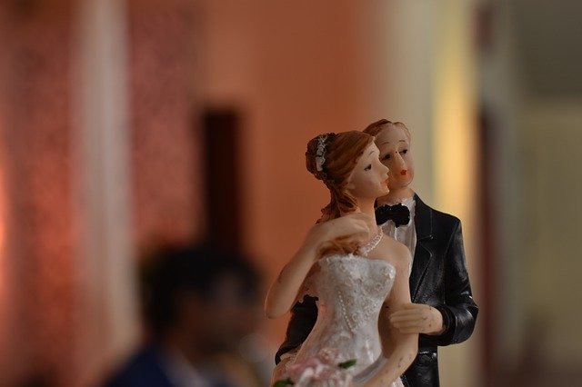 Download gratuito Wedding Dolls Toys - foto o immagine gratuita da modificare con l'editor di immagini online di GIMP