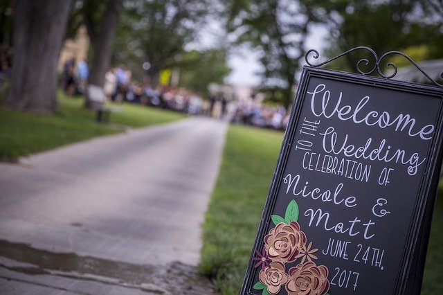 Bezpłatne pobieranie Weddings Sign Couple - darmowe zdjęcie lub obraz do edycji za pomocą internetowego edytora obrazów GIMP