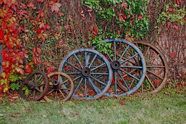 Gratis download Wheel Wooden Autumn gratis fotosjabloon om te bewerken met GIMP online afbeeldingseditor