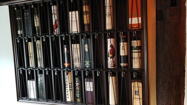 Descărcare gratuită Whisky Storage Bars Protection - fotografie sau imagini gratuite pentru a fi editate cu editorul de imagini online GIMP