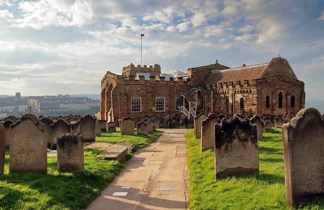 Download grátis Whitby Church Historic - foto ou imagem gratuita para ser editada com o editor de imagens online do GIMP