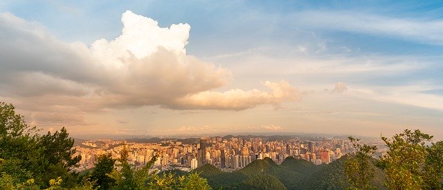 Muat turun percuma White Cloud Cumulus City - foto atau gambar percuma untuk diedit dengan editor imej dalam talian GIMP