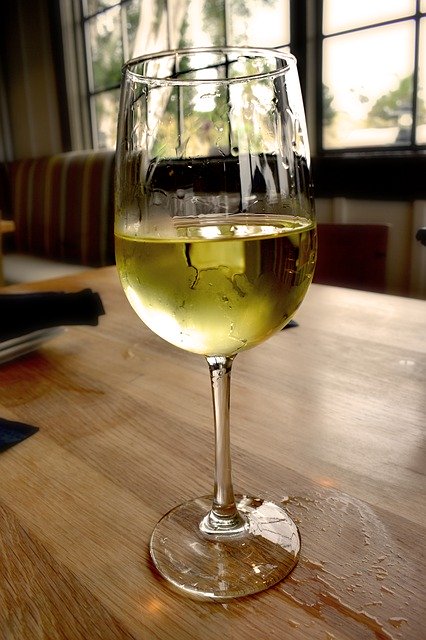 Téléchargement gratuit de verre à vin blanc - photo ou image gratuite à éditer avec l'éditeur d'images en ligne GIMP