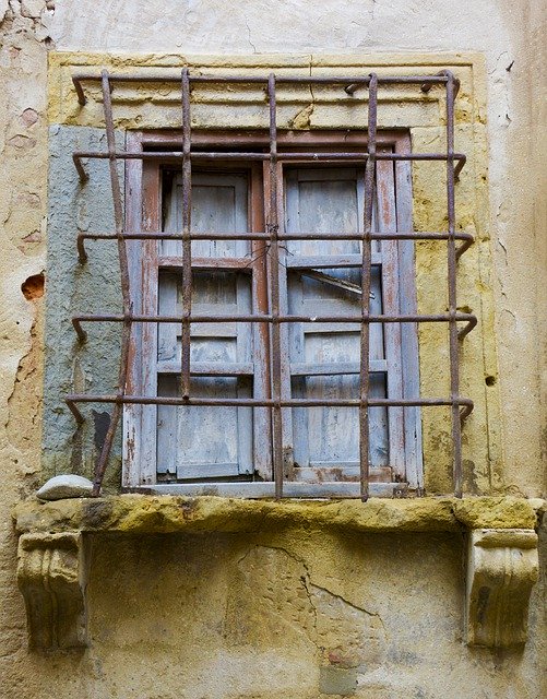 Скачать бесплатно Window Building Tuscany - бесплатное фото или изображение для редактирования с помощью онлайн-редактора изображений GIMP