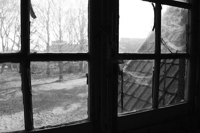 Gratis download Window Canvas Abandoned - gratis foto of afbeelding om te bewerken met GIMP online afbeeldingseditor