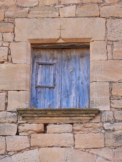 Bezpłatne pobieranie Window Cruz Medieval Carved - bezpłatne zdjęcie lub obraz do edycji za pomocą internetowego edytora obrazów GIMP