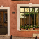 Window with flowers  screen for extension Chrome web store in OffiDocs Chromium