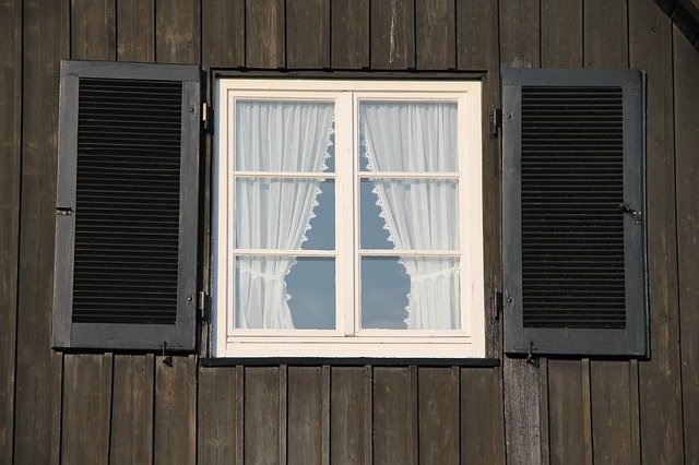 Бесплатно скачать Window Wood Curtain - бесплатное фото или изображение для редактирования с помощью онлайн-редактора изображений GIMP