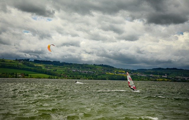 Bezpłatne pobieranie Wind Surfing Kite Water - bezpłatne zdjęcie lub obraz do edycji za pomocą internetowego edytora obrazów GIMP