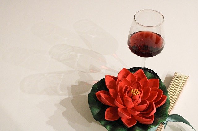 Descarga gratuita Wine Flower Red - foto o imagen gratuita para editar con el editor de imágenes en línea GIMP