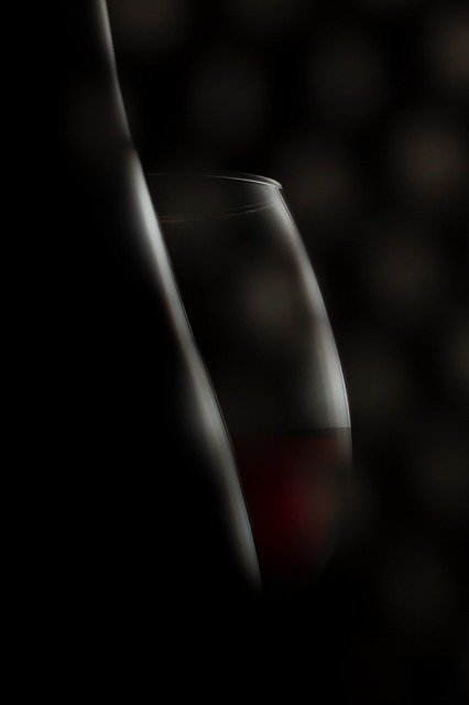Bezpłatne pobieranie Wine Red Lichtspiel - bezpłatne zdjęcie lub obraz do edycji za pomocą internetowego edytora obrazów GIMP