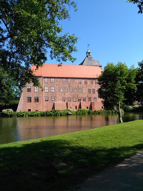 Free download Winsen Luhe Castle Sunshine -  free photo or picture to be edited with GIMP online image editor