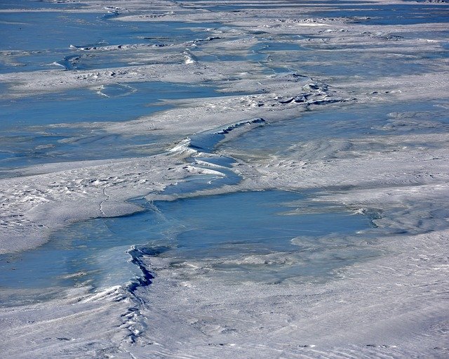 Kostenloser Download Winter Frozen River Ice Cracks - kostenloses Foto oder Bild zur Bearbeitung mit GIMP Online-Bildbearbeitung