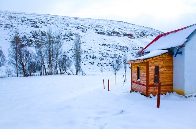 Gratis download Winter Hut Nature - gratis foto of afbeelding om te bewerken met GIMP online afbeeldingseditor