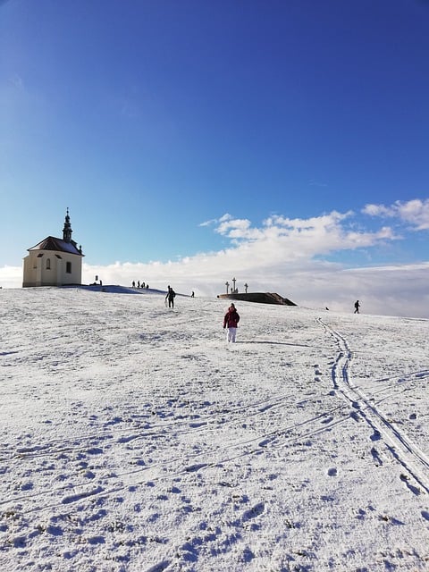 免费下载冬季雪橇雪橇教堂免费图片可使用 GIMP 免费在线图像编辑器进行编辑