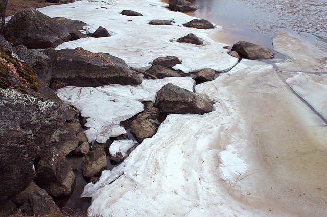 Téléchargement gratuit Winter Snow Stones - photo ou image gratuite à éditer avec l'éditeur d'images en ligne GIMP