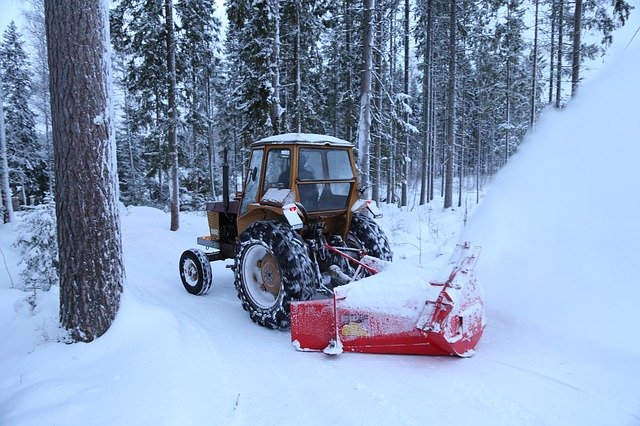 Kostenloser Download Winter Snow Thrower kostenlose Fotovorlage zum Bearbeiten mit GIMP Online-Bildbearbeitung