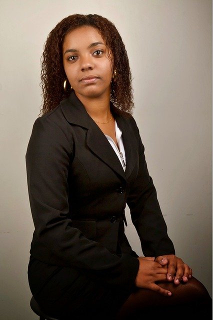 הורדה חינם אישה שחורה אשת עסקים hr צעירה תמונה בחינם לעריכה עם עורך תמונות מקוון בחינם של GIMP