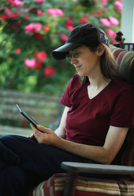 Free download woman book read reading study free picture to be edited with GIMP free online image editor