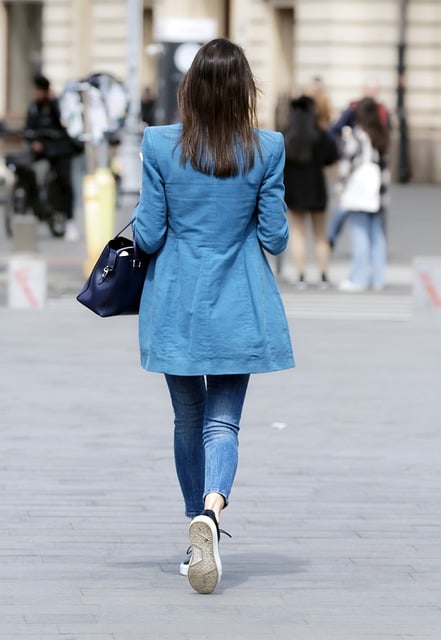Free download woman casual walking free picture to be edited with GIMP free online image editor