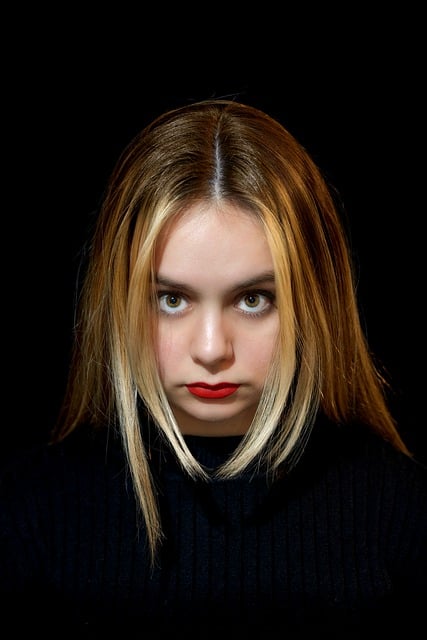 जीआईएमपी मुफ्त ऑनलाइन छवि संपादक के साथ संपादित करने के लिए मुफ्त डाउनलोड करें महिला का चेहरा मेकअप लाल होंठ वाली मुफ्त तस्वीर