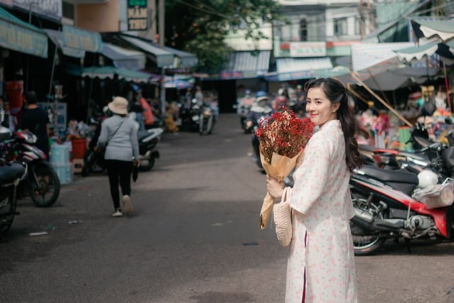 Free download woman flowers market old vietnam free picture to be edited with GIMP free online image editor