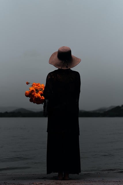 Free download woman hat bouquet flowers happy free picture to be edited with GIMP free online image editor