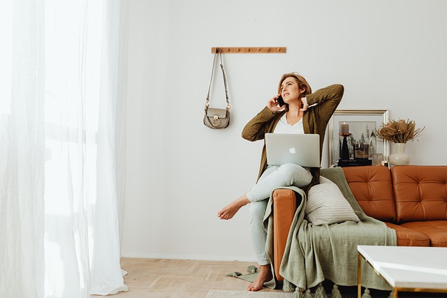 Free download woman indoors laptop macbook free picture to be edited with GIMP free online image editor