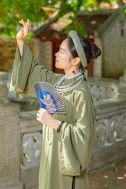 Free download woman model ao dai style free picture to be edited with GIMP free online image editor