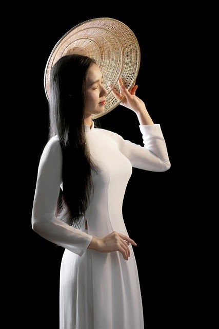 Free download woman model dress hat fashion free picture to be edited with GIMP free online image editor