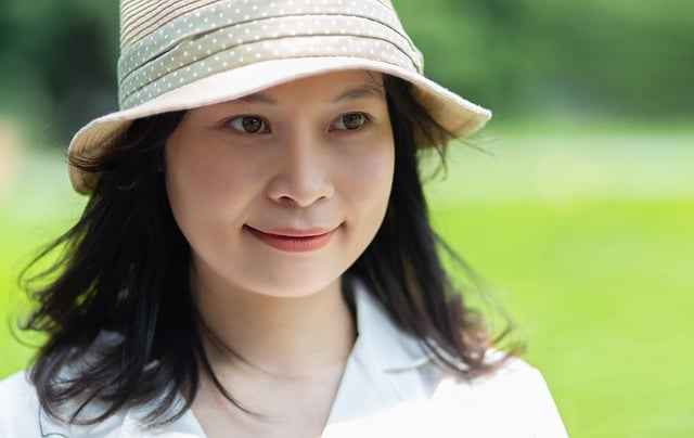 Téléchargement gratuit d'une image gratuite de modèle de femme visage sourire chapeau à modifier avec l'éditeur d'images en ligne gratuit GIMP