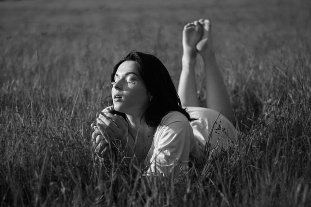 Free download woman model field monochrome free picture to be edited with GIMP free online image editor