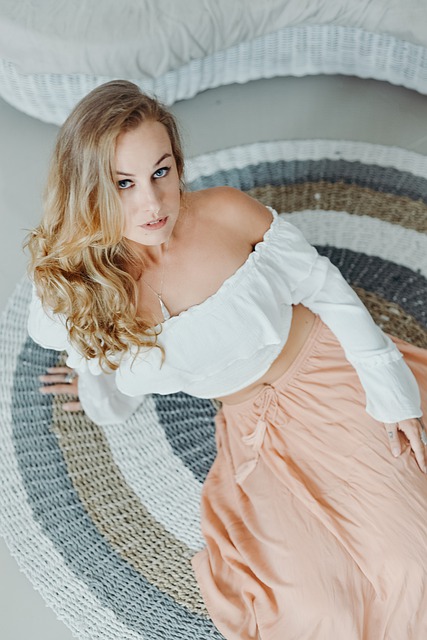 Free download woman model make up fashion free picture to be edited with GIMP free online image editor