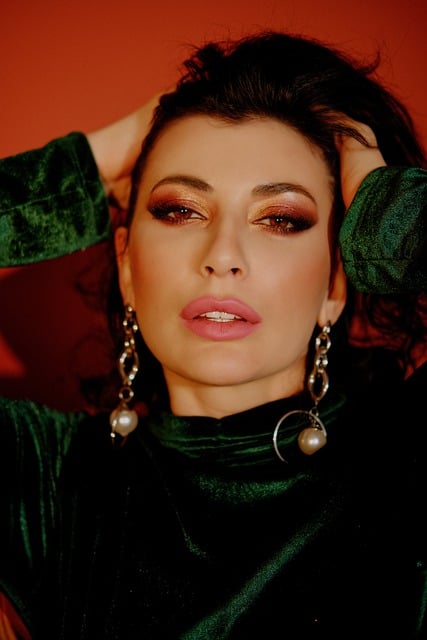 Free download woman model make up style fashion free picture to be edited with GIMP free online image editor