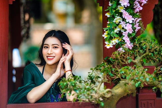 Free download woman model smile fashion free picture to be edited with GIMP free online image editor