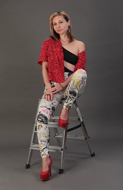 Free download woman model style fashion posing free picture to be edited with GIMP free online image editor