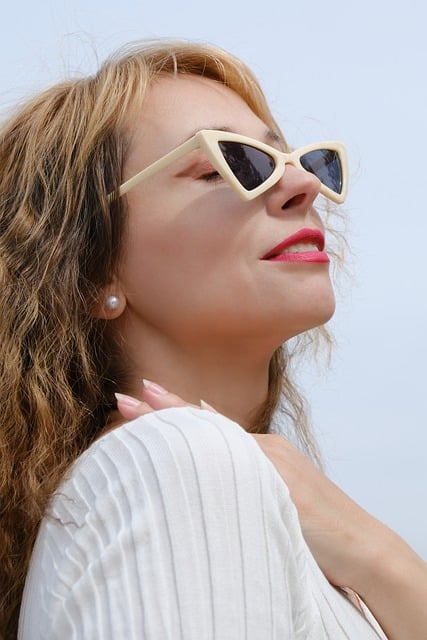Free download woman model sunglasses cat eyes free picture to be edited with GIMP free online image editor