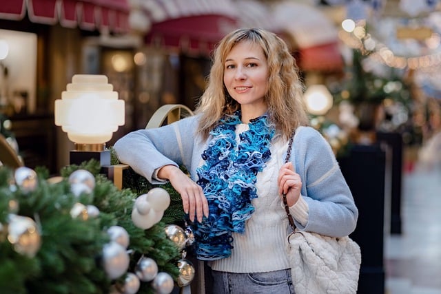 Téléchargement gratuit d'une image gratuite de femme du nouvel an du centre commercial de Noël à modifier avec l'éditeur d'images en ligne gratuit GIMP