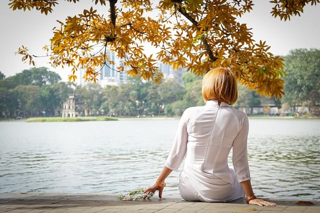 Free download woman park sitting hoan kiem lake free picture to be edited with GIMP free online image editor