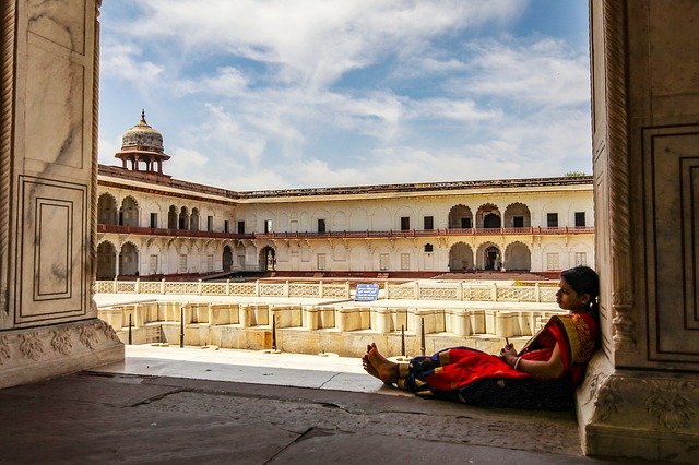 ດາວໂຫລດຟຣີ Woman Relax Thoughtful - ຮູບພາບຫຼືຮູບພາບທີ່ບໍ່ເສຍຄ່າເພື່ອແກ້ໄຂດ້ວຍຕົວແກ້ໄຂຮູບພາບອອນໄລນ໌ GIMP