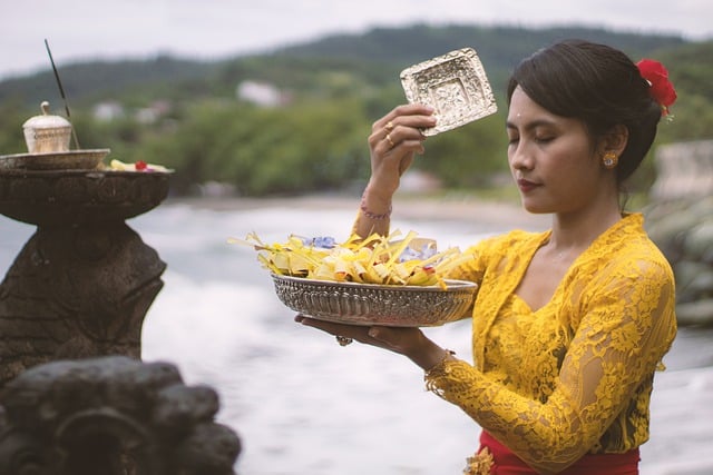 Free download woman tradition bali indonesia free picture to be edited with GIMP free online image editor