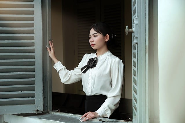 Free download woman window portrait vietnam free picture to be edited with GIMP free online image editor