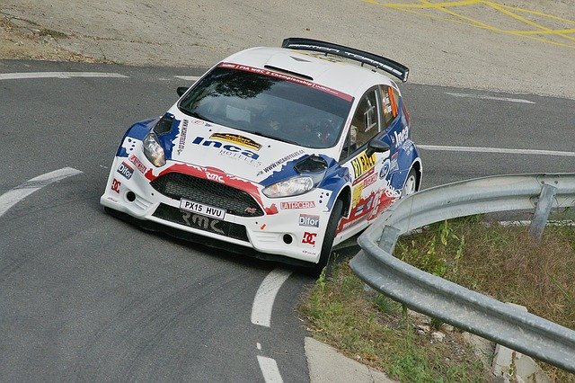 Unduh gratis gambar wrc2 ford fiesta r5 gratis untuk diedit dengan editor gambar online gratis GIMP